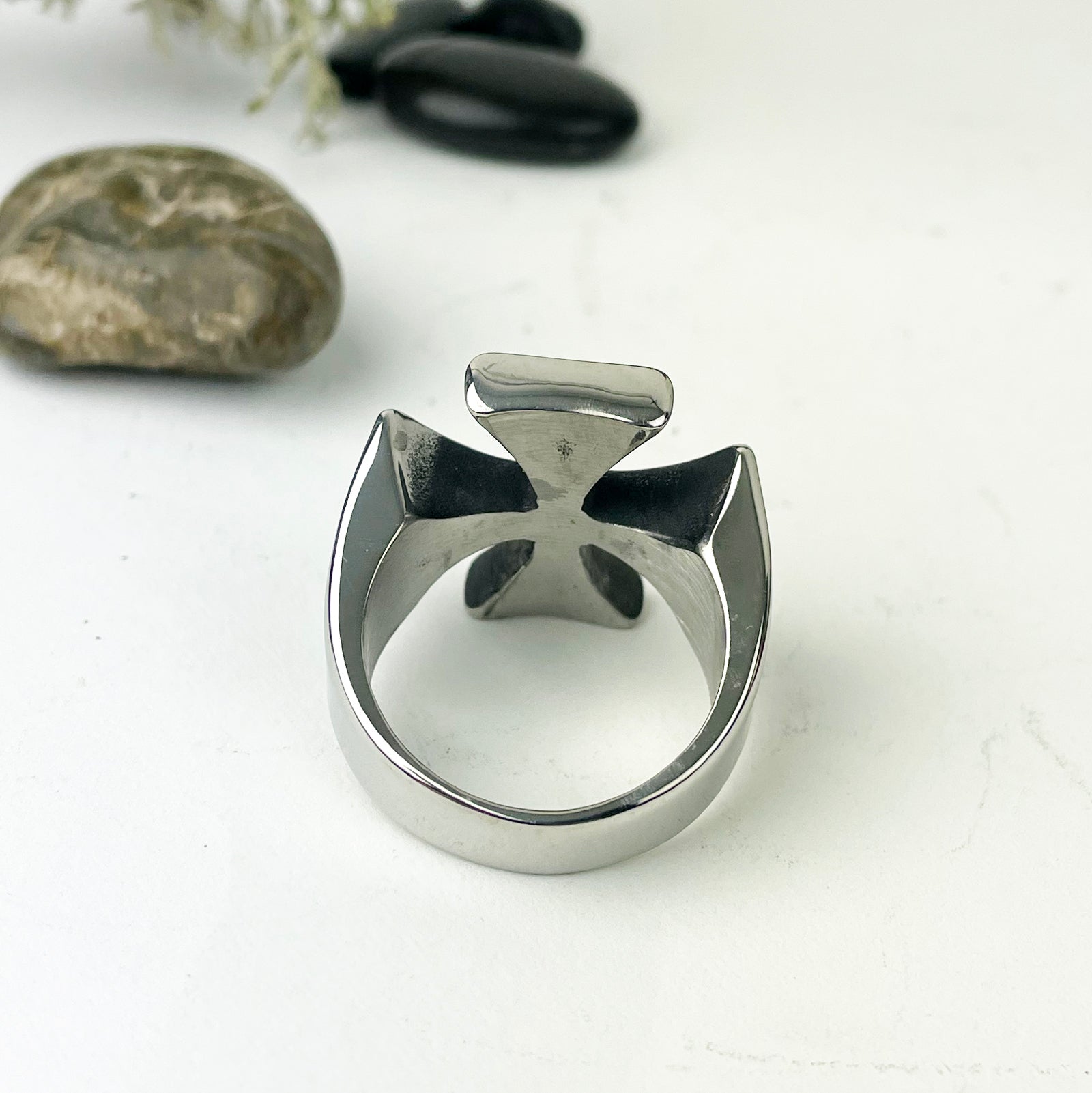 Square Cross with Triknots and Red Stone