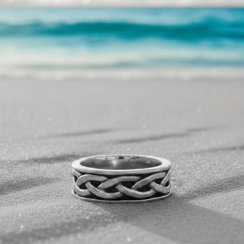 Bold Celtic Knot Band Ring