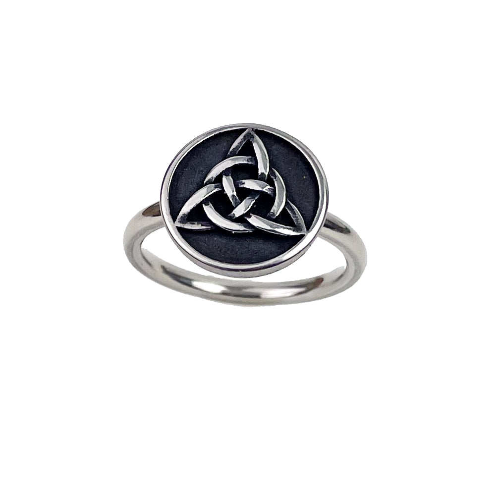 Triquetra Knot within Circle women's Ring