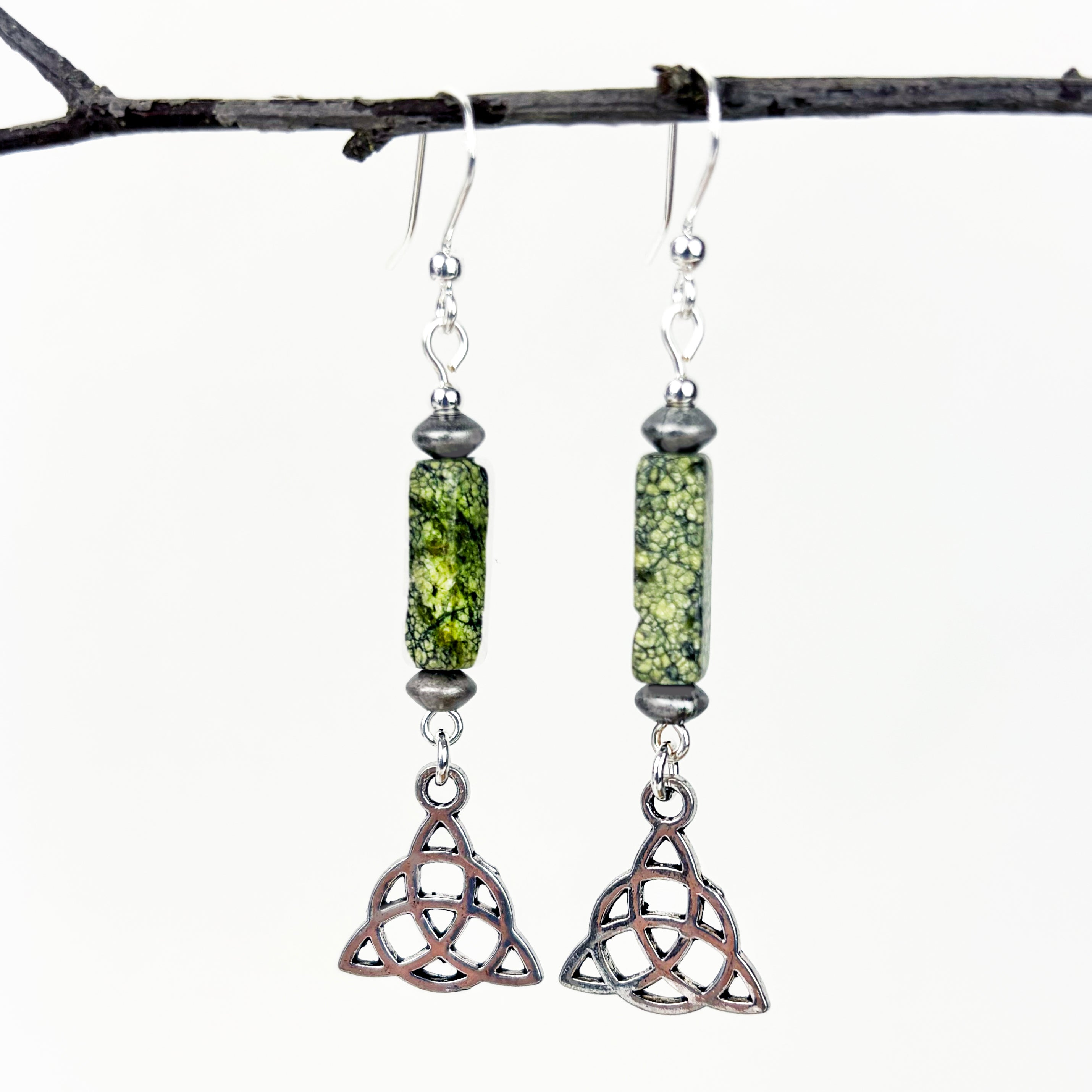 Square Column of Celtic Triknot