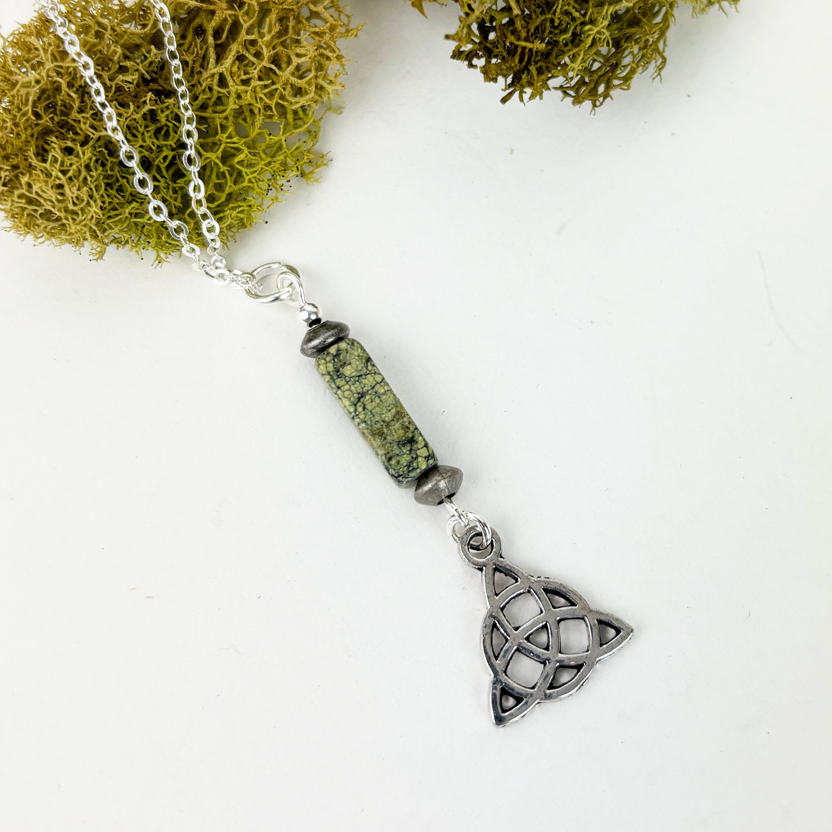 Square Column of Celtic Triknot