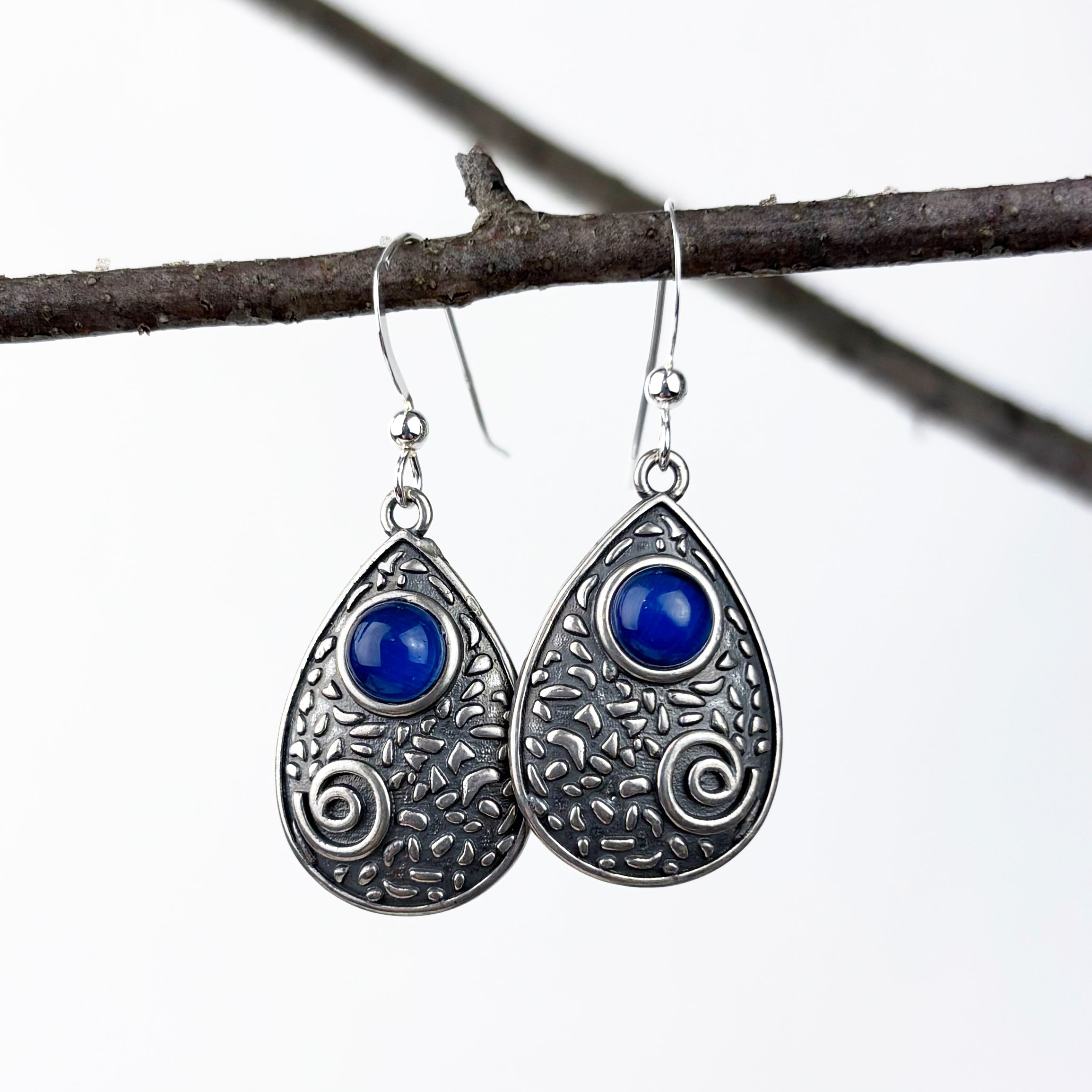 LIMITED EDITION - Celtic Spiral with Kyanite gemstones