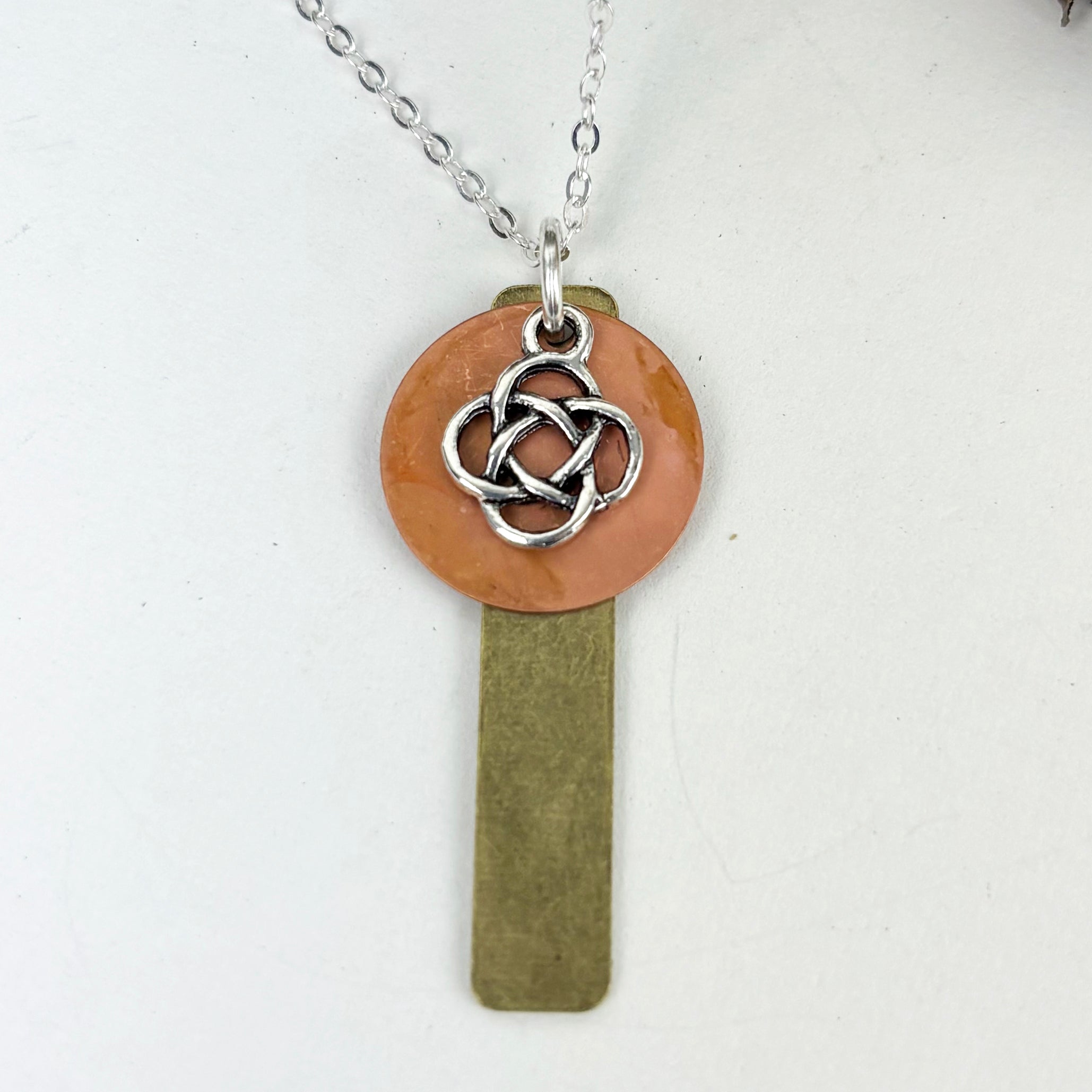 Earth Goddess with Round Celtic Lughs Knot