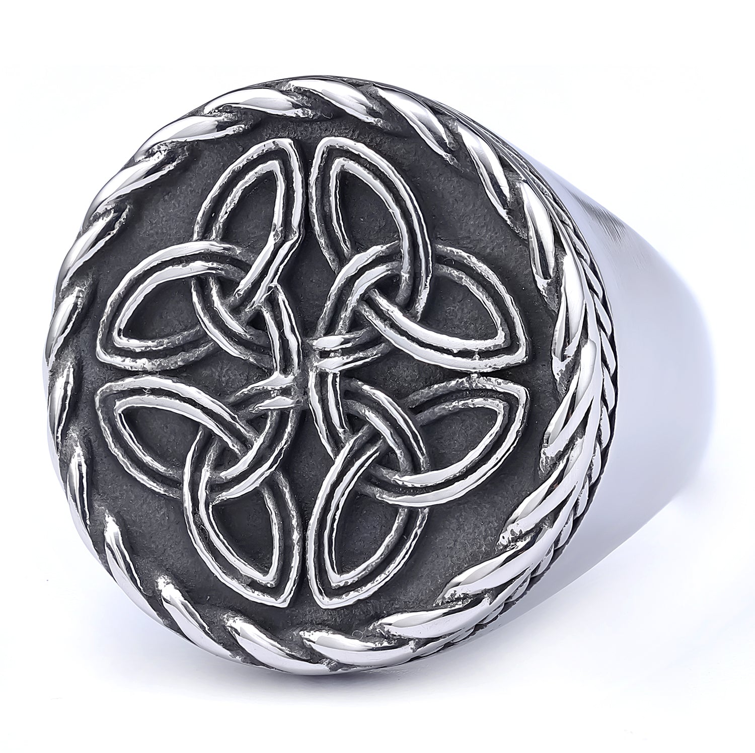 Celtic Quad Knot in Rope Trimmed Circle Ring