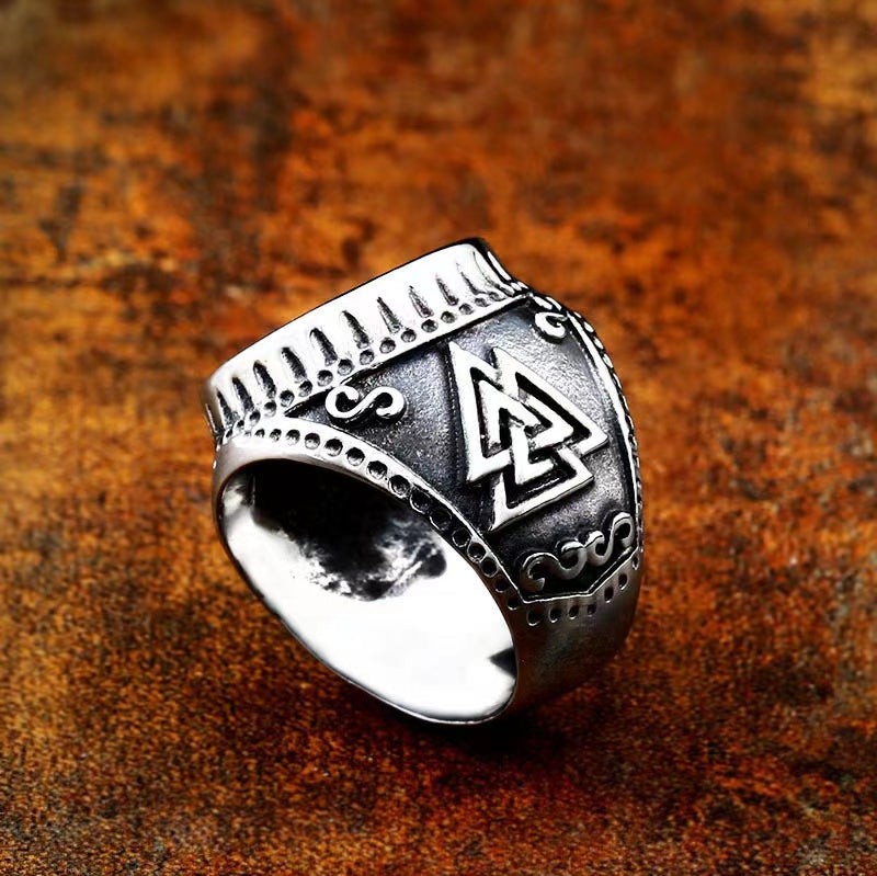 Valknut - Symbol of Strength and Courage Ring