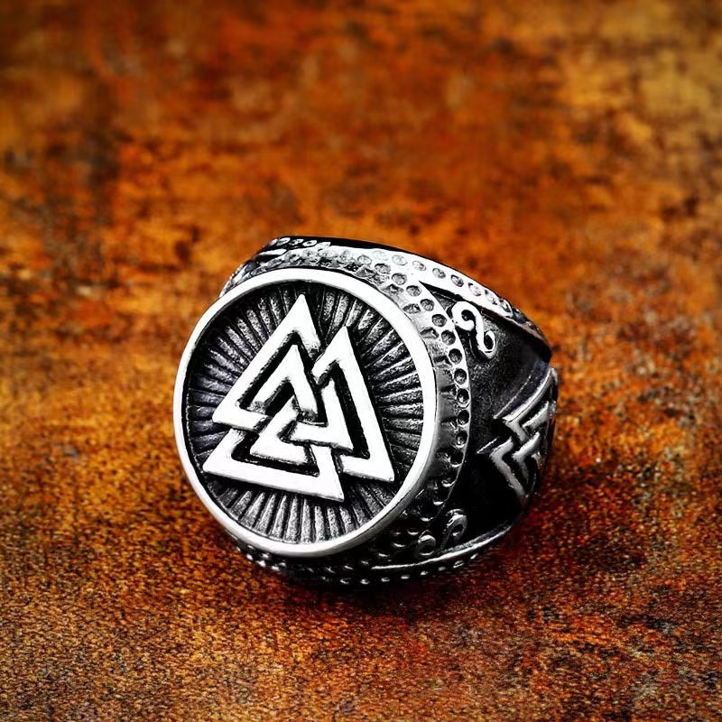 Valknut - Symbol of Strength and Courage Ring
