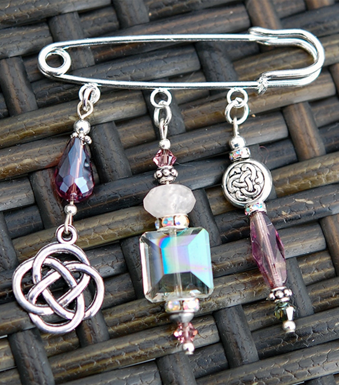 Rose Quartz with Celtic Round Knot Pin