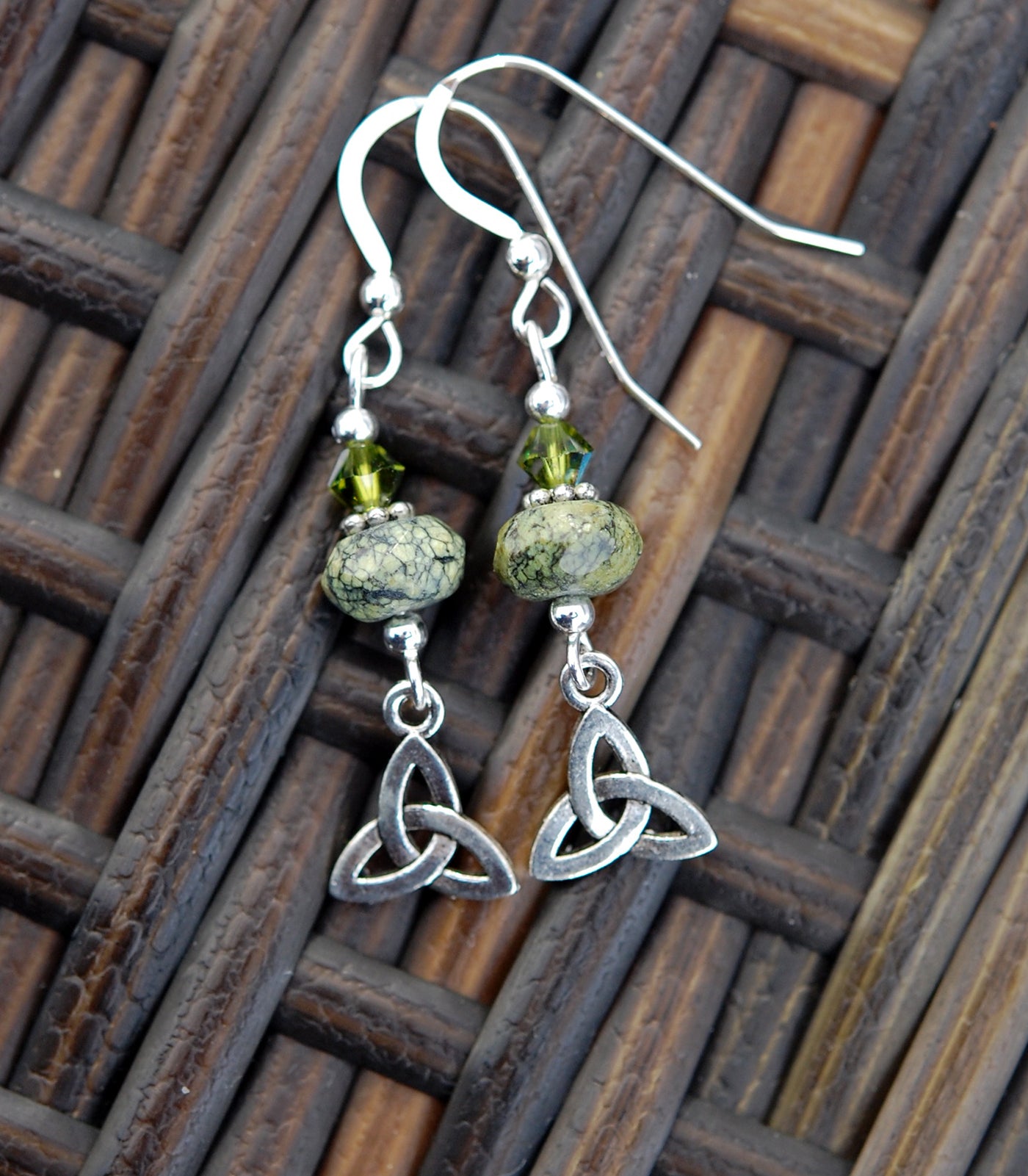 Trinity Celtic Knot with Serpentine