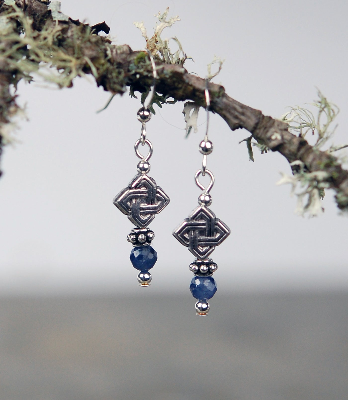 Square Celtic Knots with Sapphires