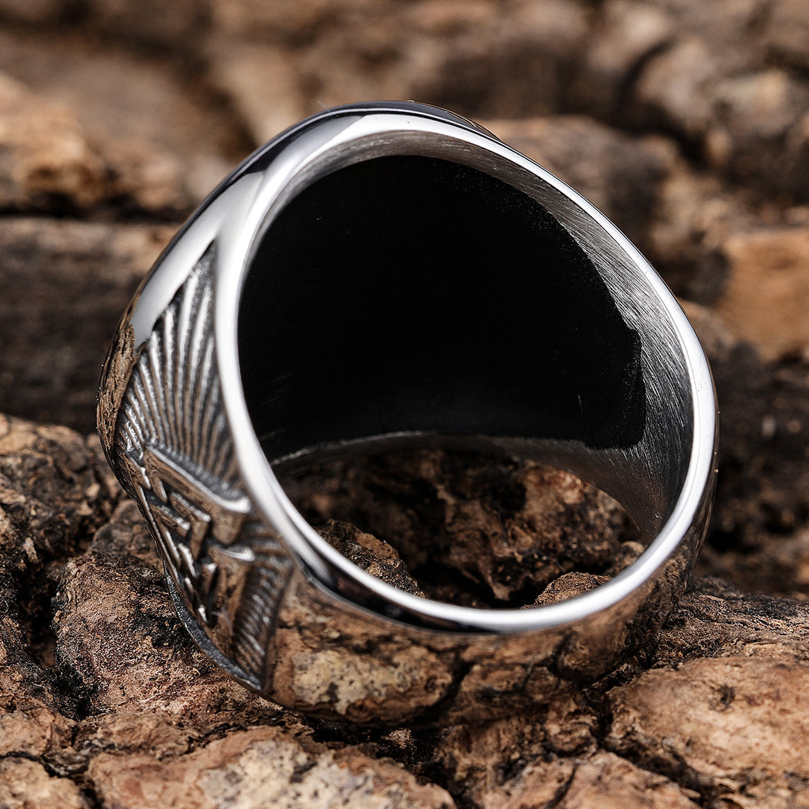 Valknut - Symbol of Strength and Courage with Gold Ring