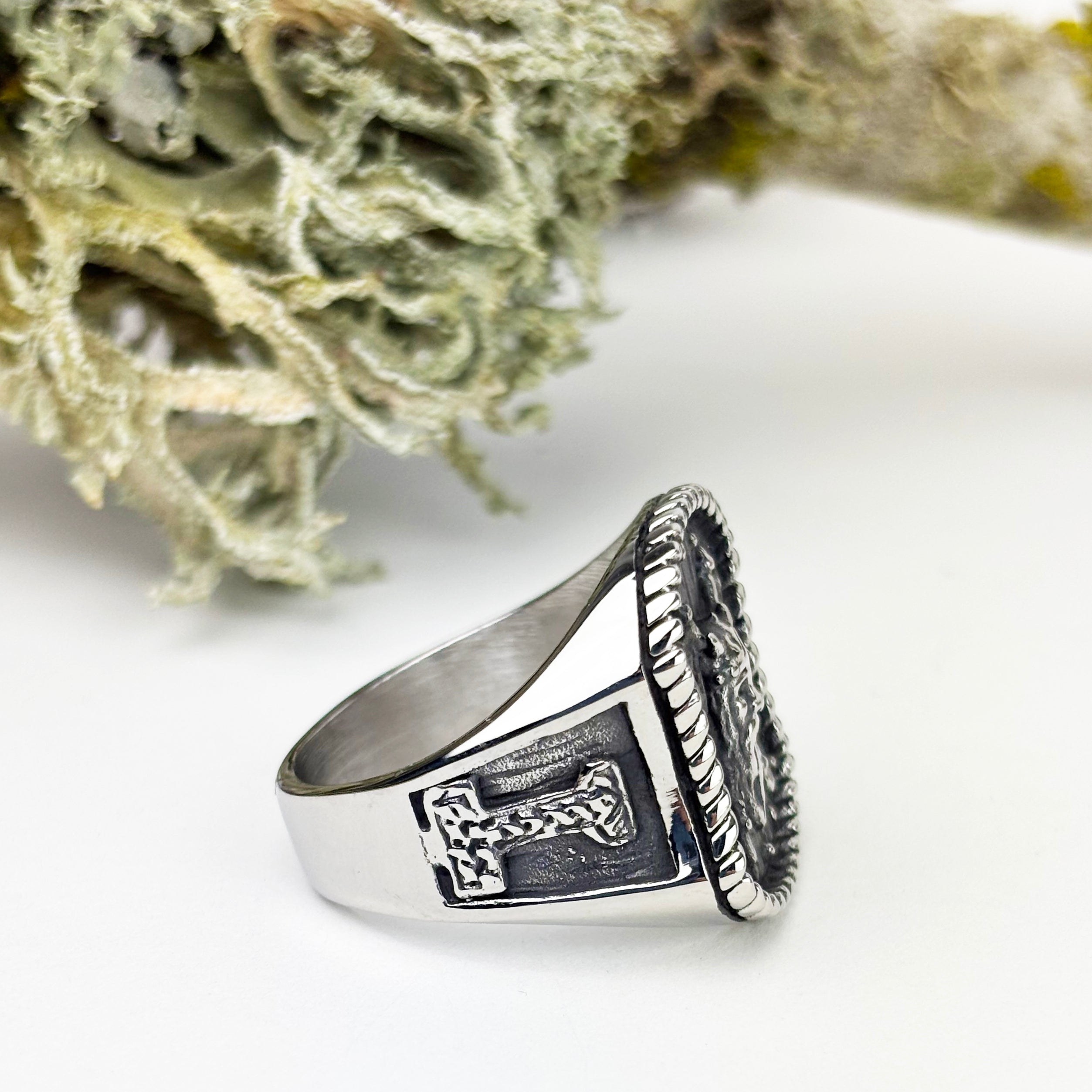 Oden's Viking Warrior with Crossed Axes Ring