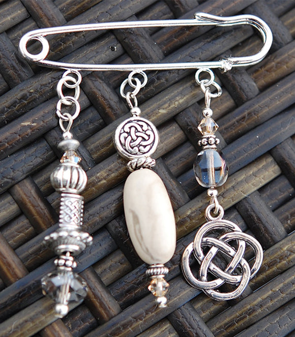 AP-56 Ulster Marble with Celtic Knot Pin
