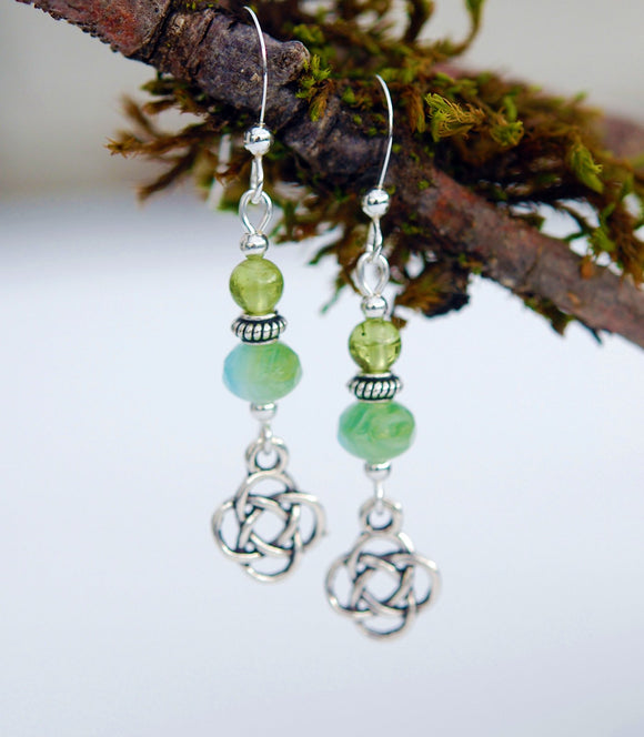 GS603 Peridot with Celtic Knot