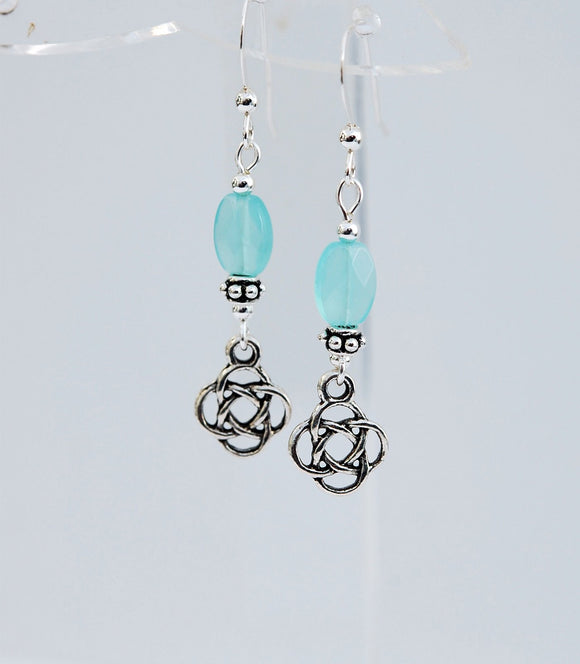GS619 Celtic Knot with Chalcedony