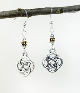 GS755 Medium Celtic Knot with Two-tone Details